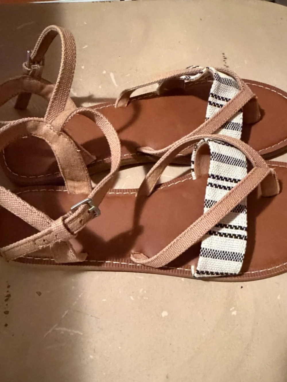 Toms Lexi Thong Sandal Size 8 - Picture 6 of 6